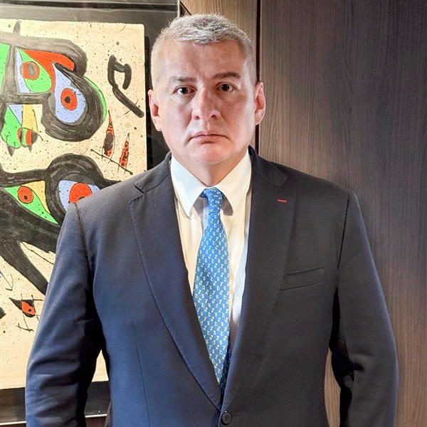 Dr. Carlos Páez Martín