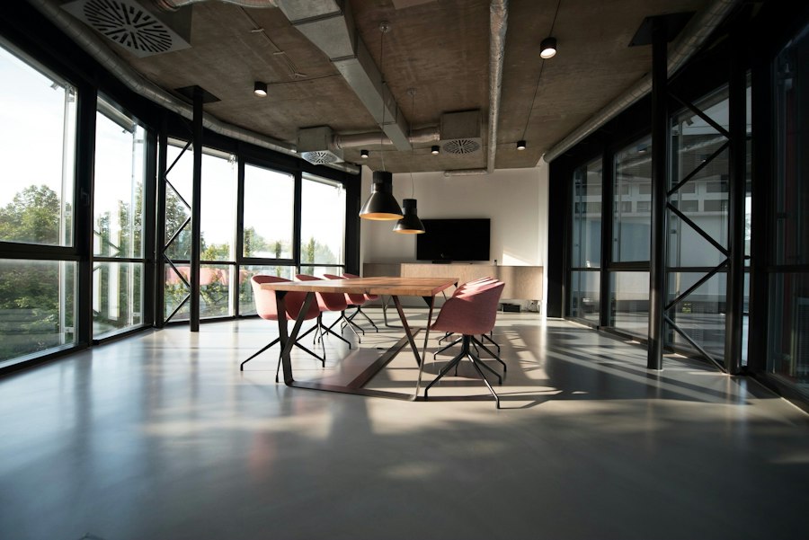 Espacio empresarial para explorar alternativas